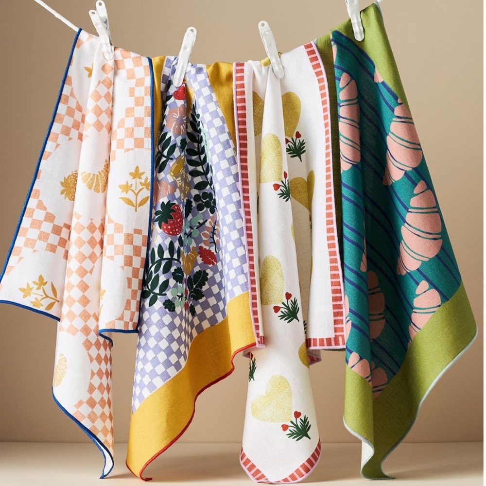 The Annie Linen Blend Assorted Printed Napkins. Set of 4 Multicolor